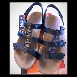 Size 9M Navy Vionic Sandals, style Amber